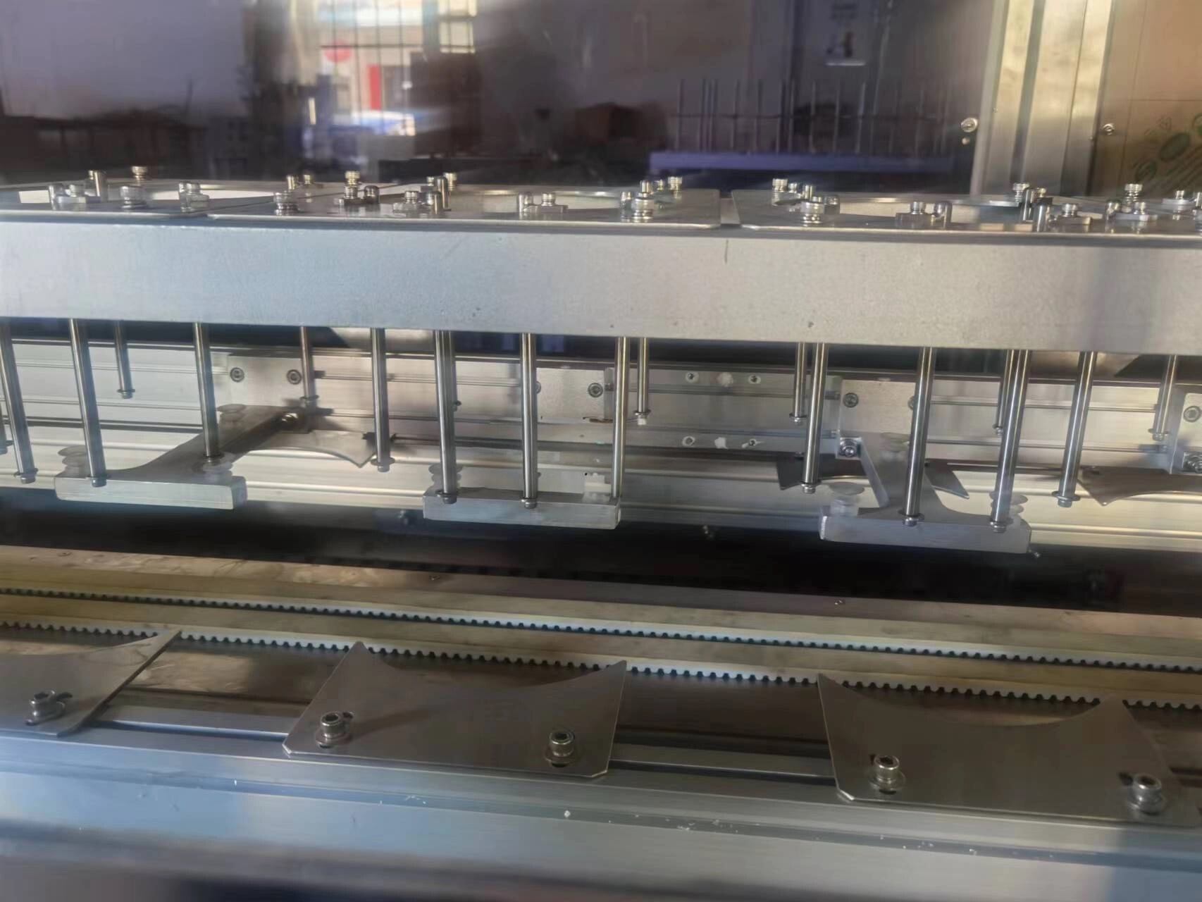 Mechanical Automatic Nitrogen Flush Aluminium Box Sealing Machine Core Gear Engine for Meat Vegetables Vacuum Packaging Paper manufacture