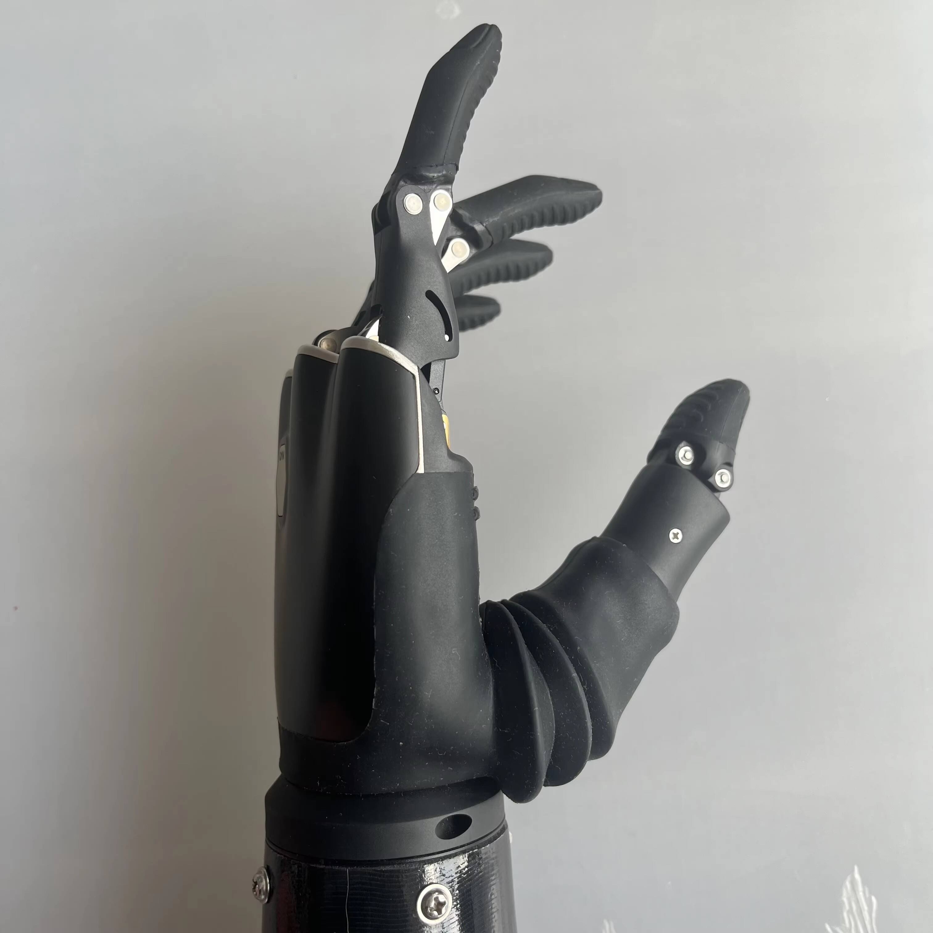 Intelligent Bionic Prosthetic Back Hand.jpg