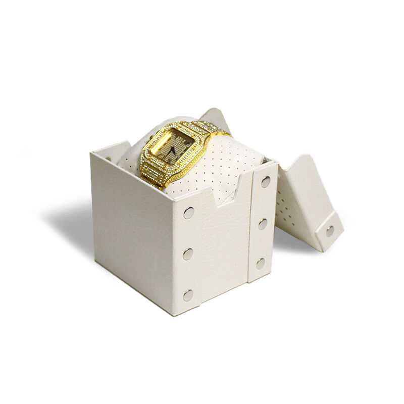 علبة ساعة جلدية بيضاء أنيقة CF علبة تخزين بتصميم المسامير للساعات الفاخرة العرض والحماية