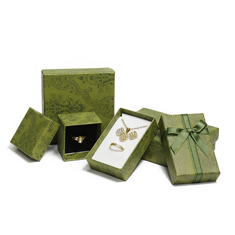 Hộp đựng nhẫn thân thiện với môi trường, hộp trang sức kiểu lật lệch màu xanh lá, có thể tùy chỉnh logo, chất liệu da PP, dùng làm hộp đựng vòng cổ