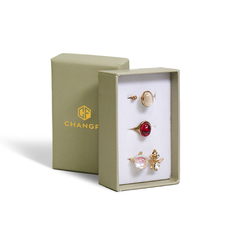 Индивидуальная роскошная жесткая картонная упаковочная коробка CF с логотипом на крышке и основании для колец