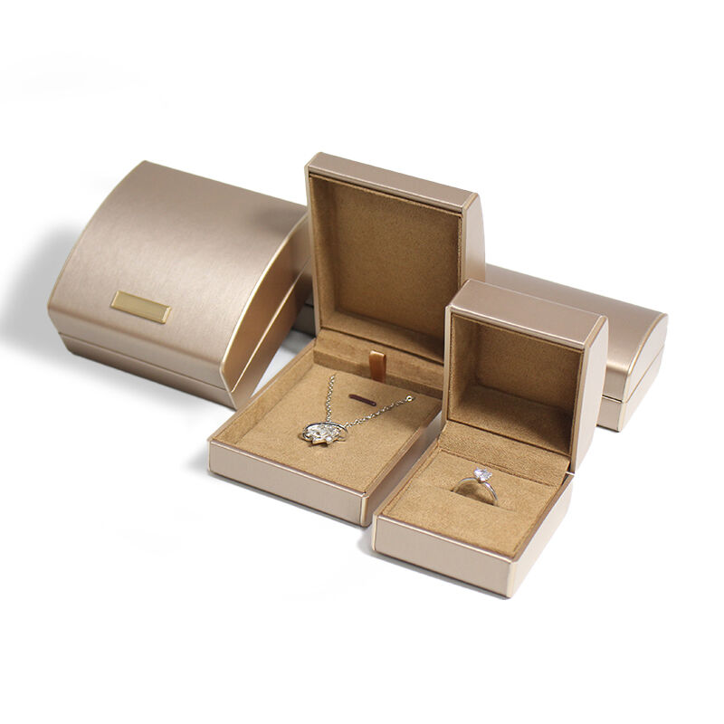 Beżowe luksusowe pudełko na biżuterię CF, zestaw ze skóry, idealne jako opakowanie prezentowe na biżuterię