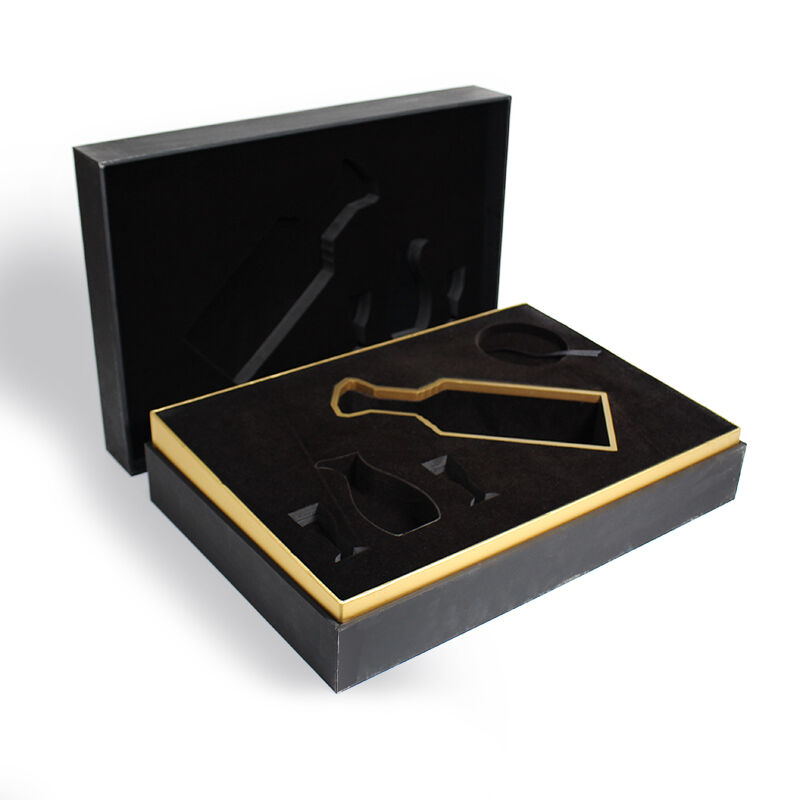 CF Premium-luokan hohtava kultakalvolla tulostettu pahvilaatikko yhden pullon viini- ja tequillapakkaukseen, mukana räätälöity logo ja musta kansi