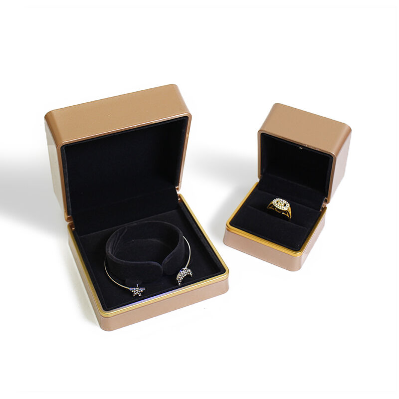 Hộp trang sức CF có đèn LED, làm từ giấy bìa thân thiện với môi trường, nắp đóng kín, thiết kế chống thấm nước, in chìm logo, hộp cứng