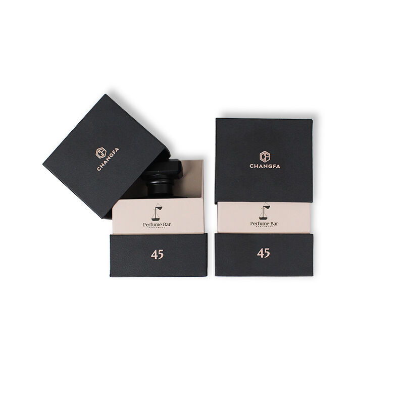 Scatola per profumi con coperchio rimovibile in carta testurizzata nera e inserto in EVA