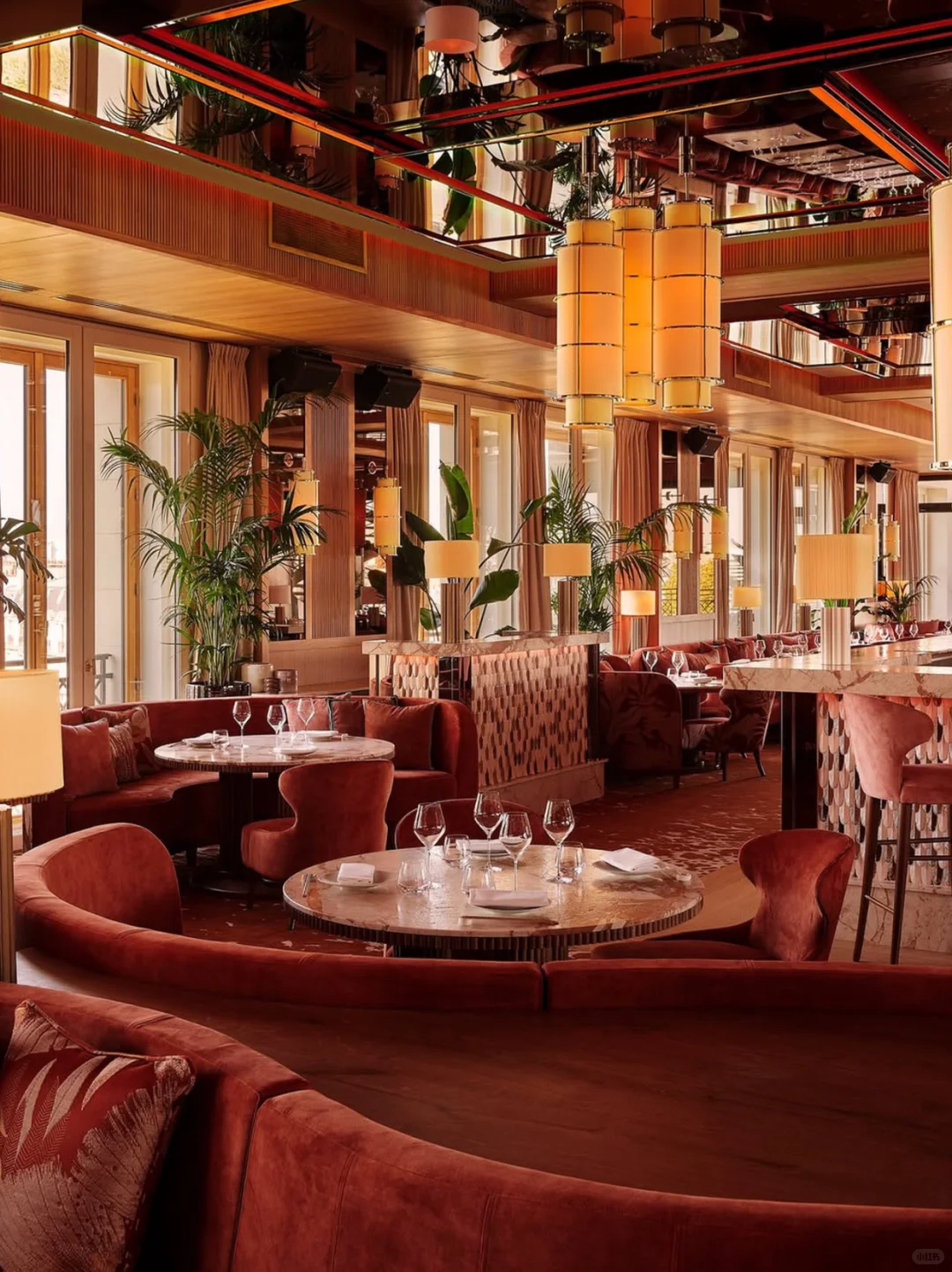 Sax Paris, LXR Hotels & Resorts