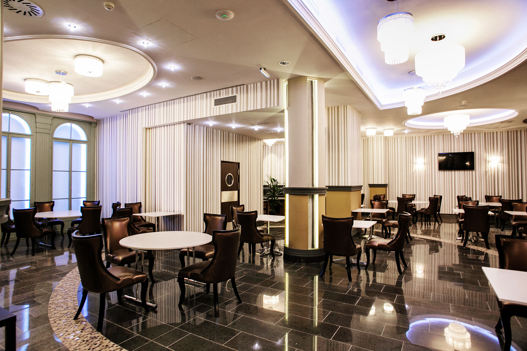 Hungary_Glorius Hotel