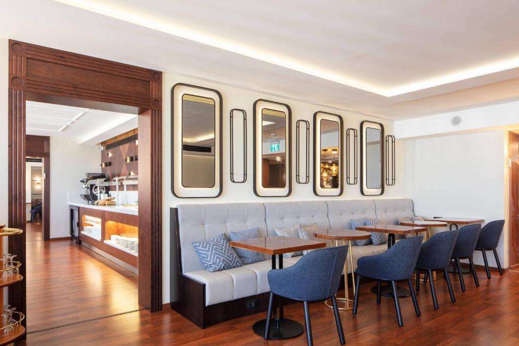 Isreal_Reinaissance Hotel