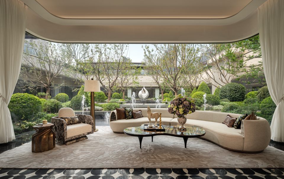 What Furniture Enhances Hotel Lobby Ambiance?