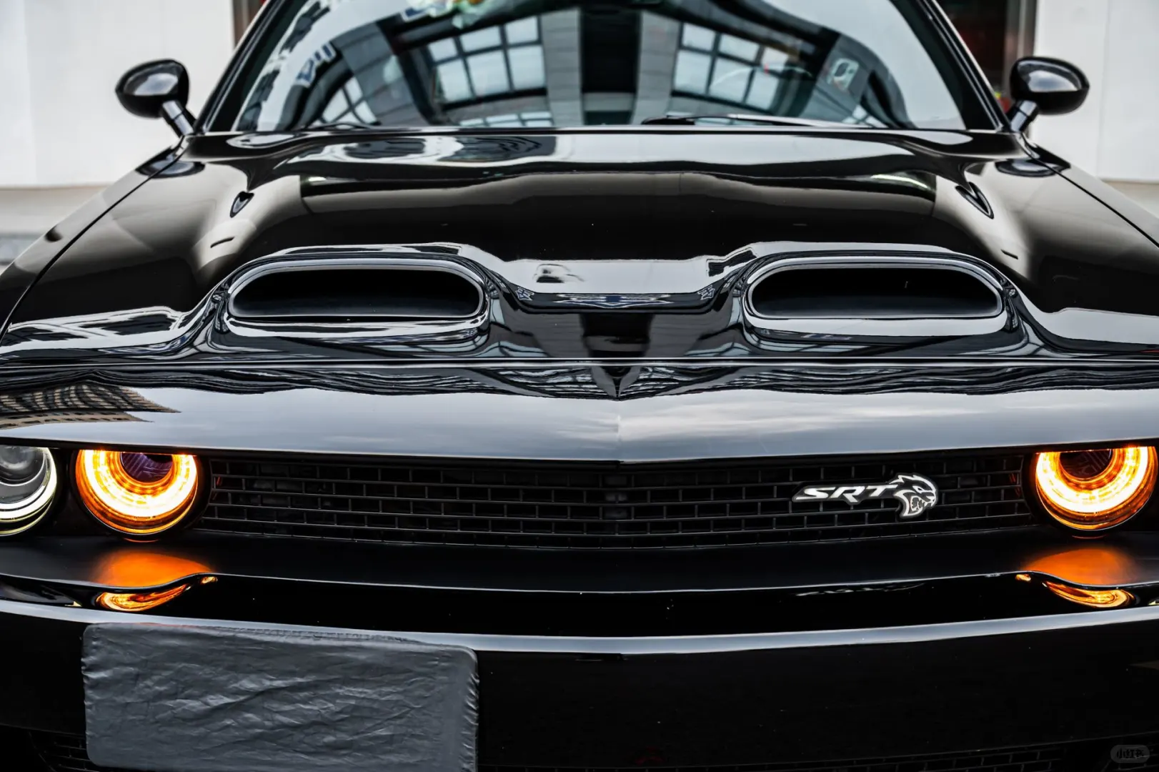 Dodge Hellcat's ultimate clash of muscle and performance reveals the amazing charm of this ultimate car!3.png