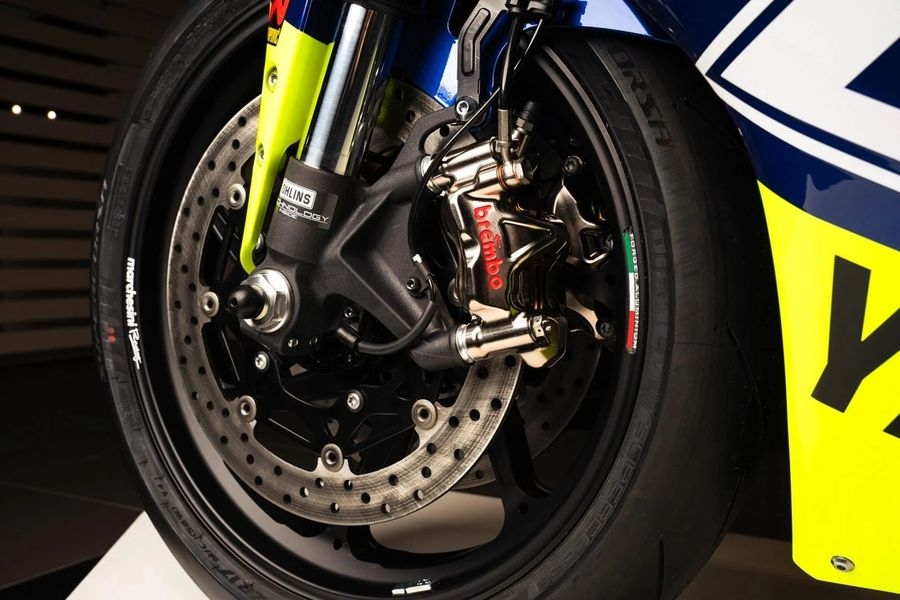 The Valentino Rossi Yamaha R1 is here3.png