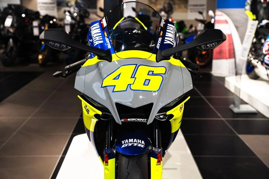The Valentino Rossi Yamaha R1 is here6.png