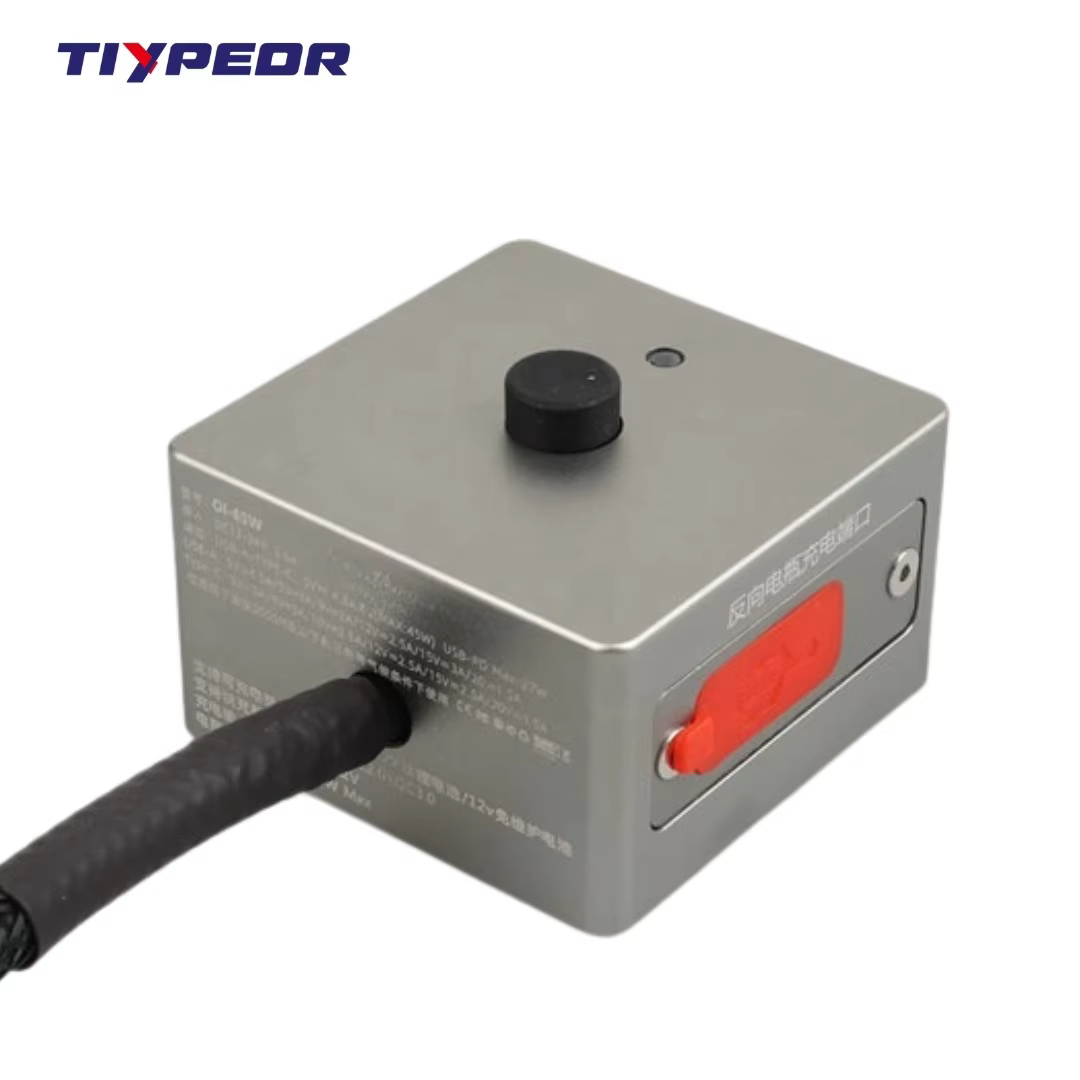 TIYPEOR Waterproof IP67 Motorcycle Bidirectional Charging Max 65W Output Motorcycle Battery Charging With Dual Port details