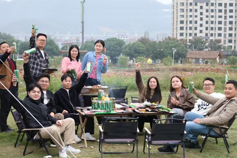 E-commerce Department Hosts Year-End Outdoor BBQ Team Building Event