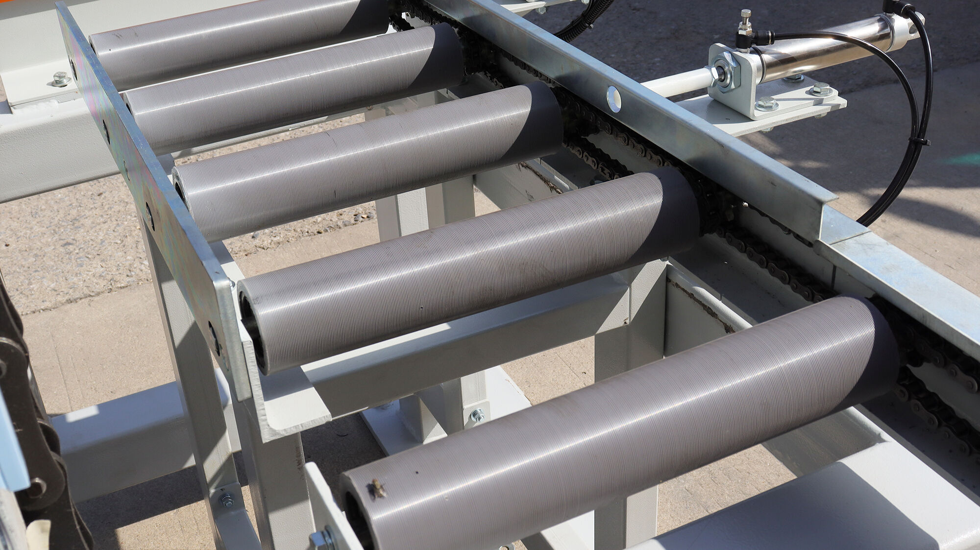 Vertical Elevator | Bulk & Finished Goods Conveyor for Multiple Industries