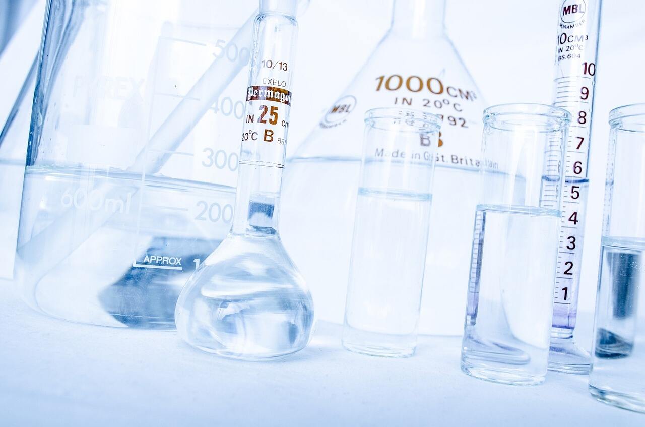 Bioinženýrské inteligentní kontejnery pro podporu přesných upgradů reakcí
