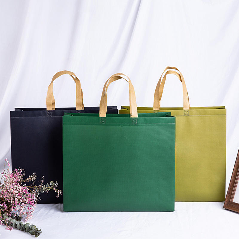 Why Are High-Quality Shopping Bags Important for Retail Branding?