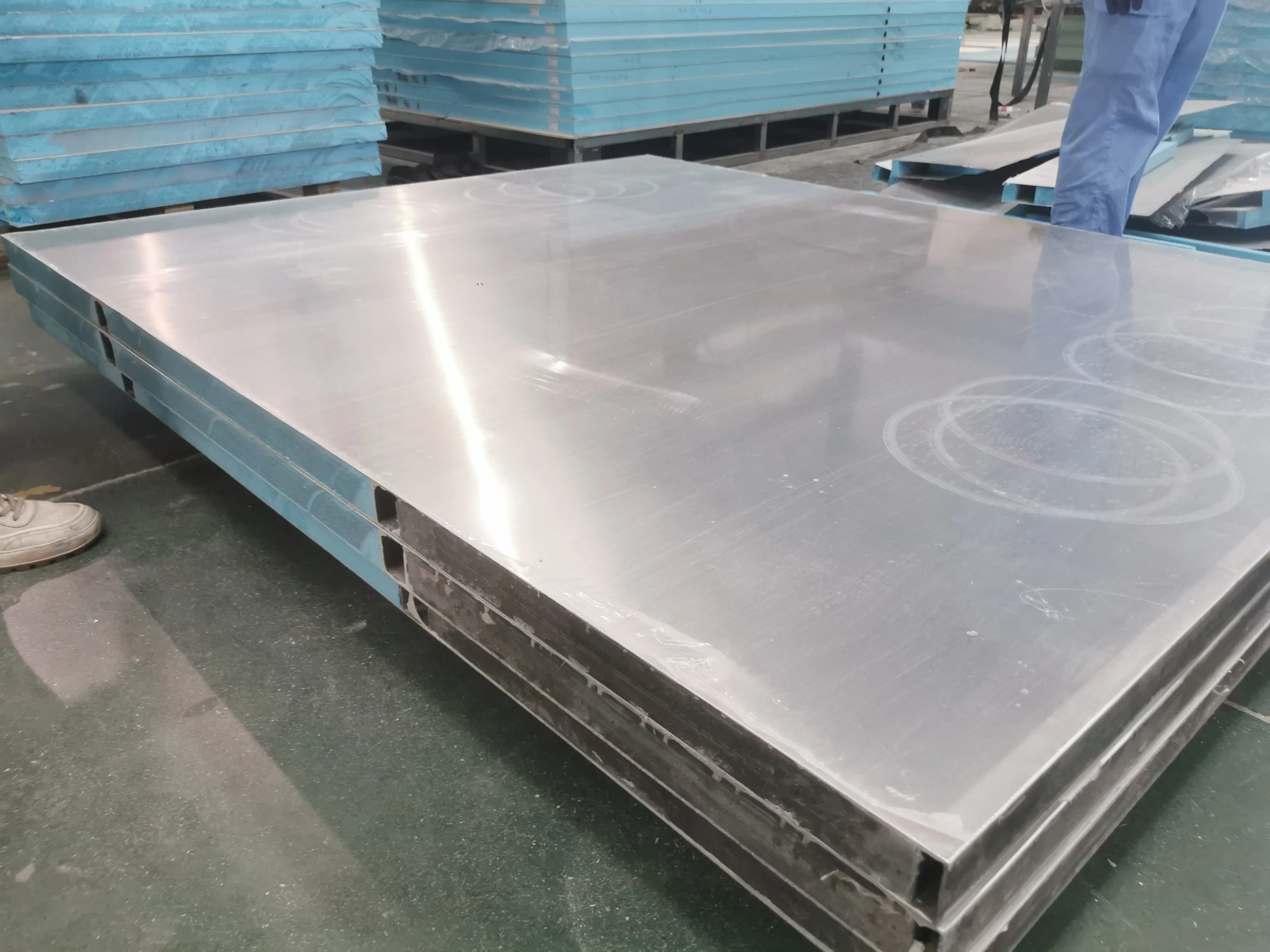 منبع تأمین پنل‌های مقرون‌به‌صرفه و عمده‌فروشی دیواری خانه‌های سیار کجاست؟