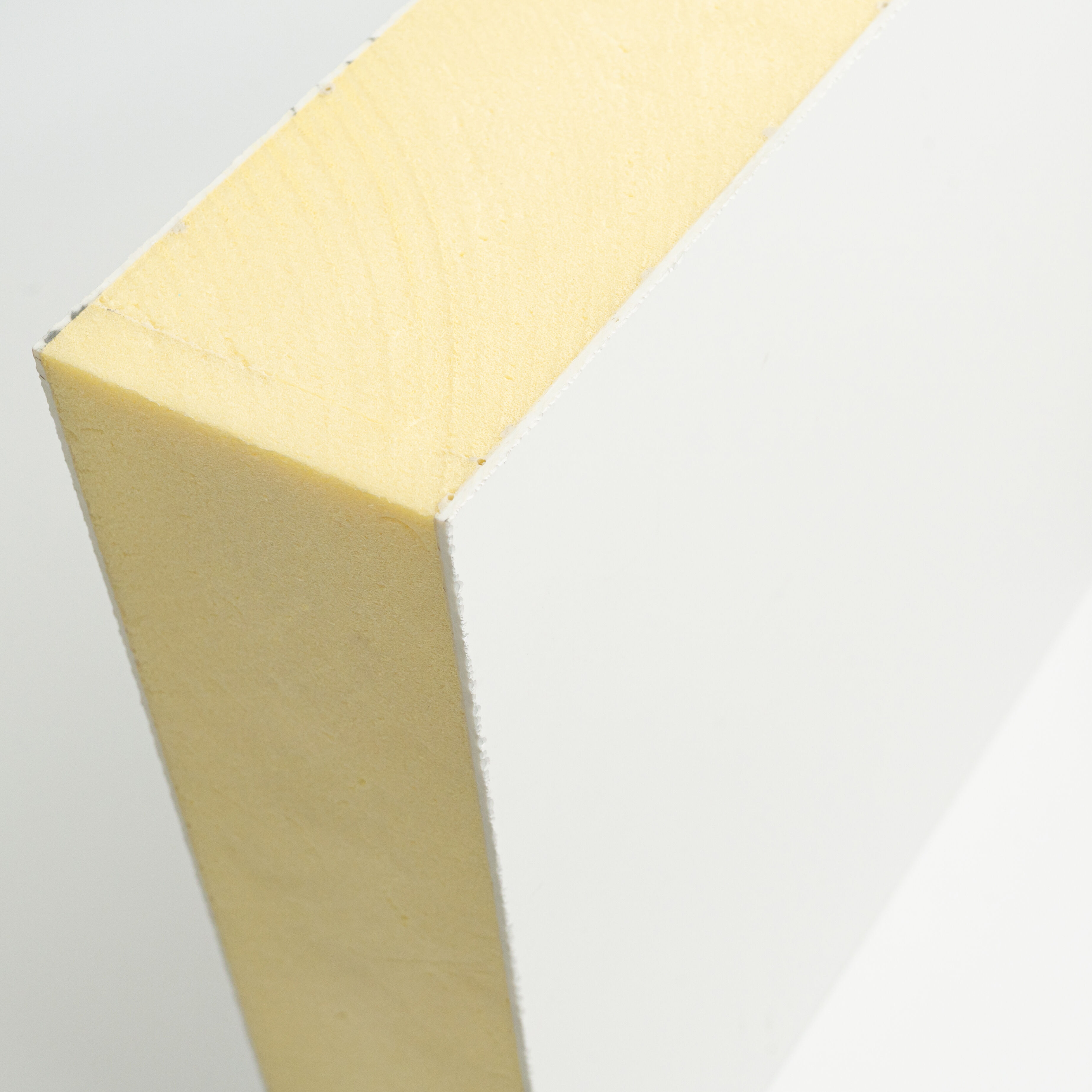 Comment la mousse rigide XPS se compare-t-elle aux autres matériaux isolants ?