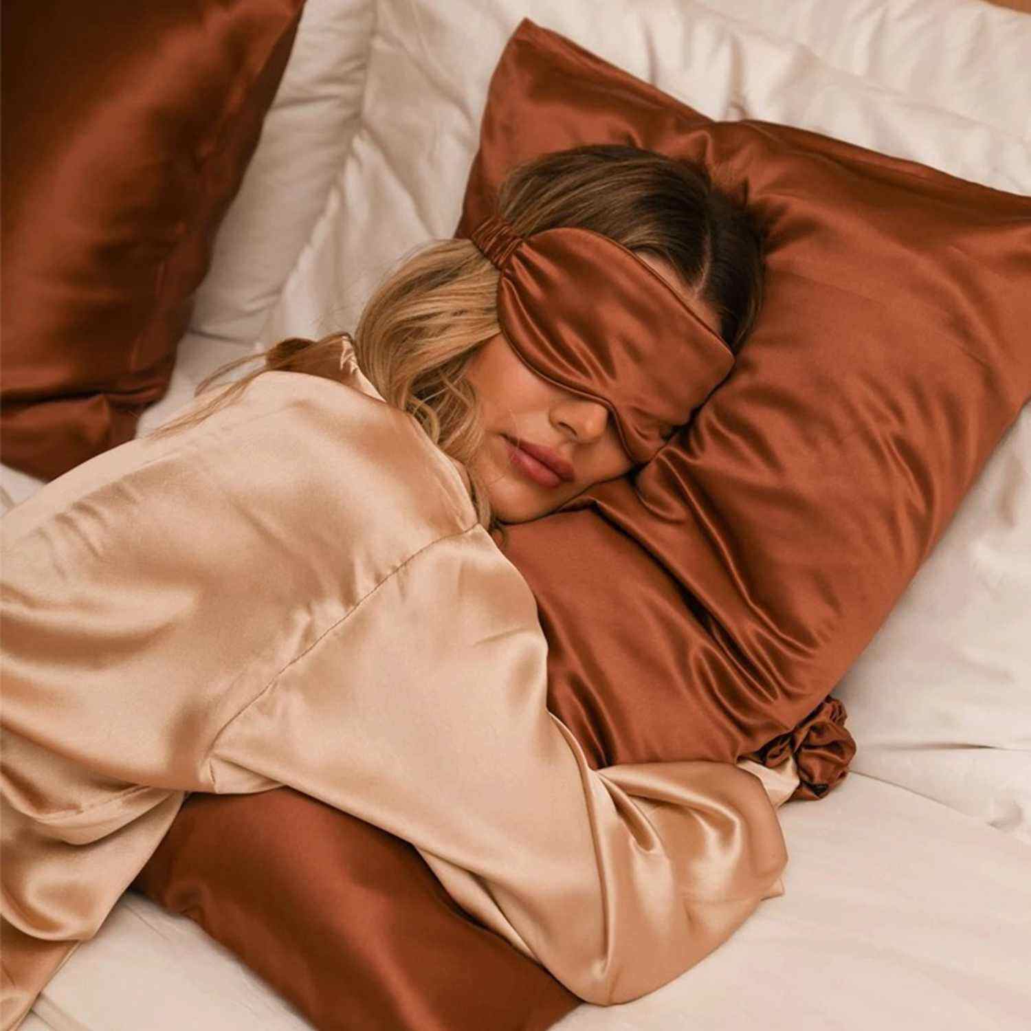 How to Choose the Best Silk Pillowcase for a Luxurious Sleep Experience