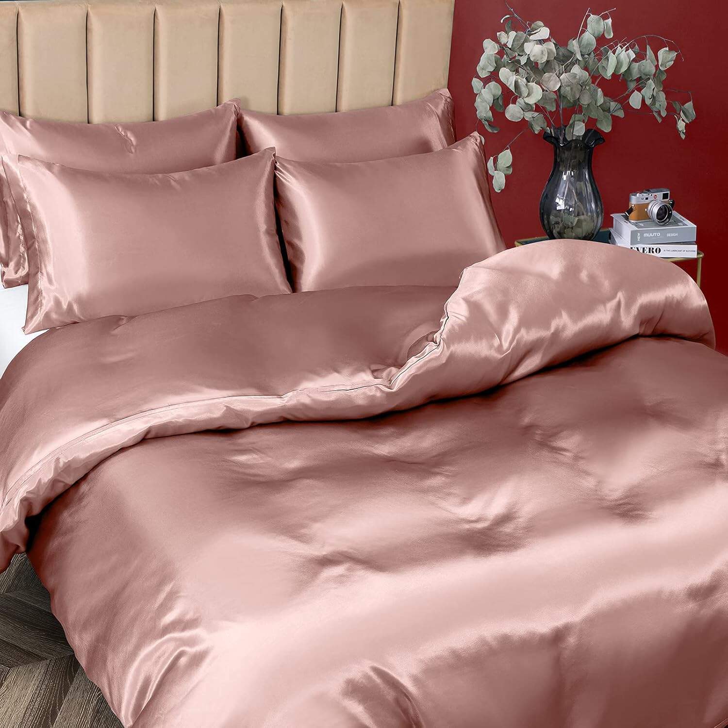 What Are the Trending Colors and Designs in Silk Bedding Sets for 2023?
