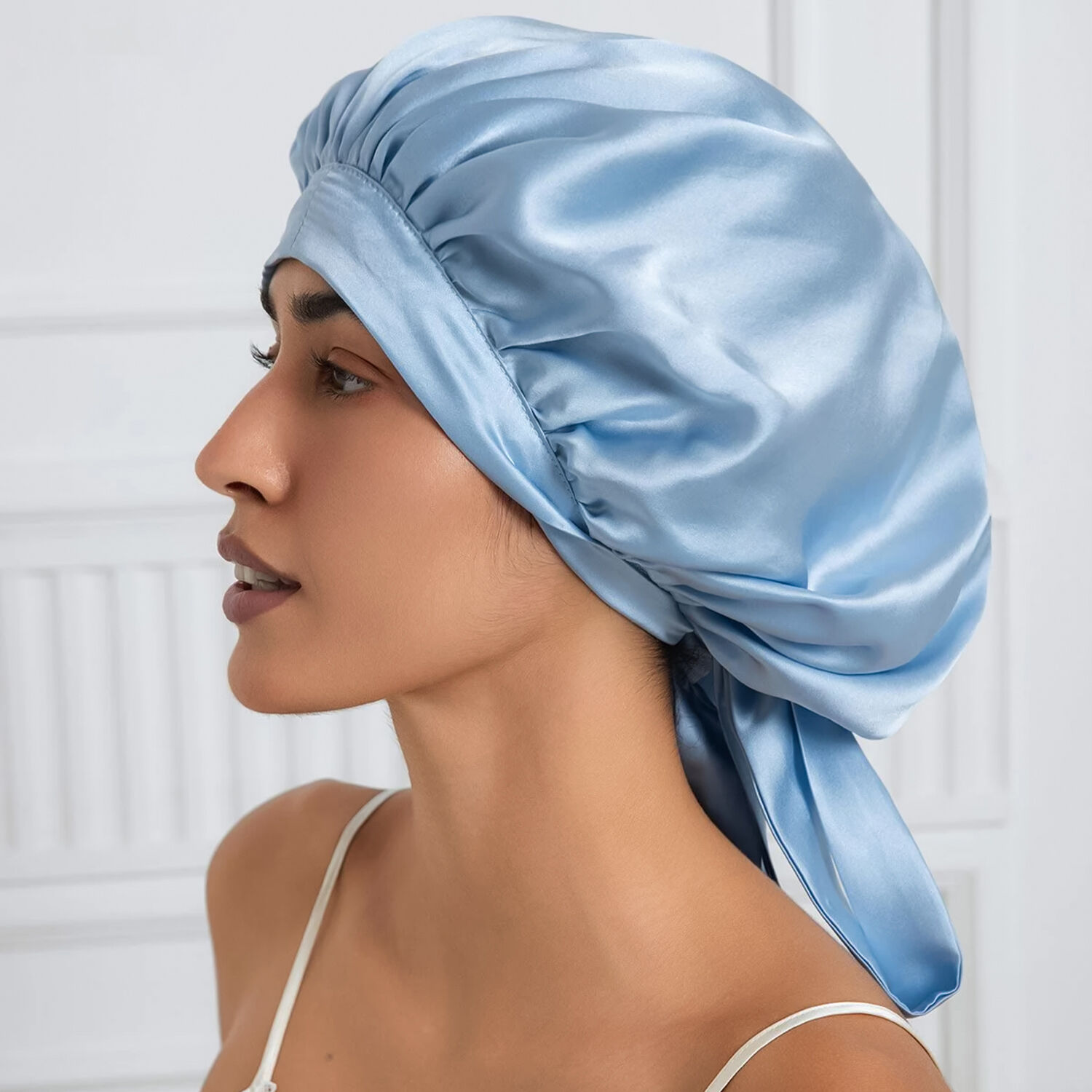 How Long Hair Silk Bonnets Enhance Your Hair's Shine and Smoothness