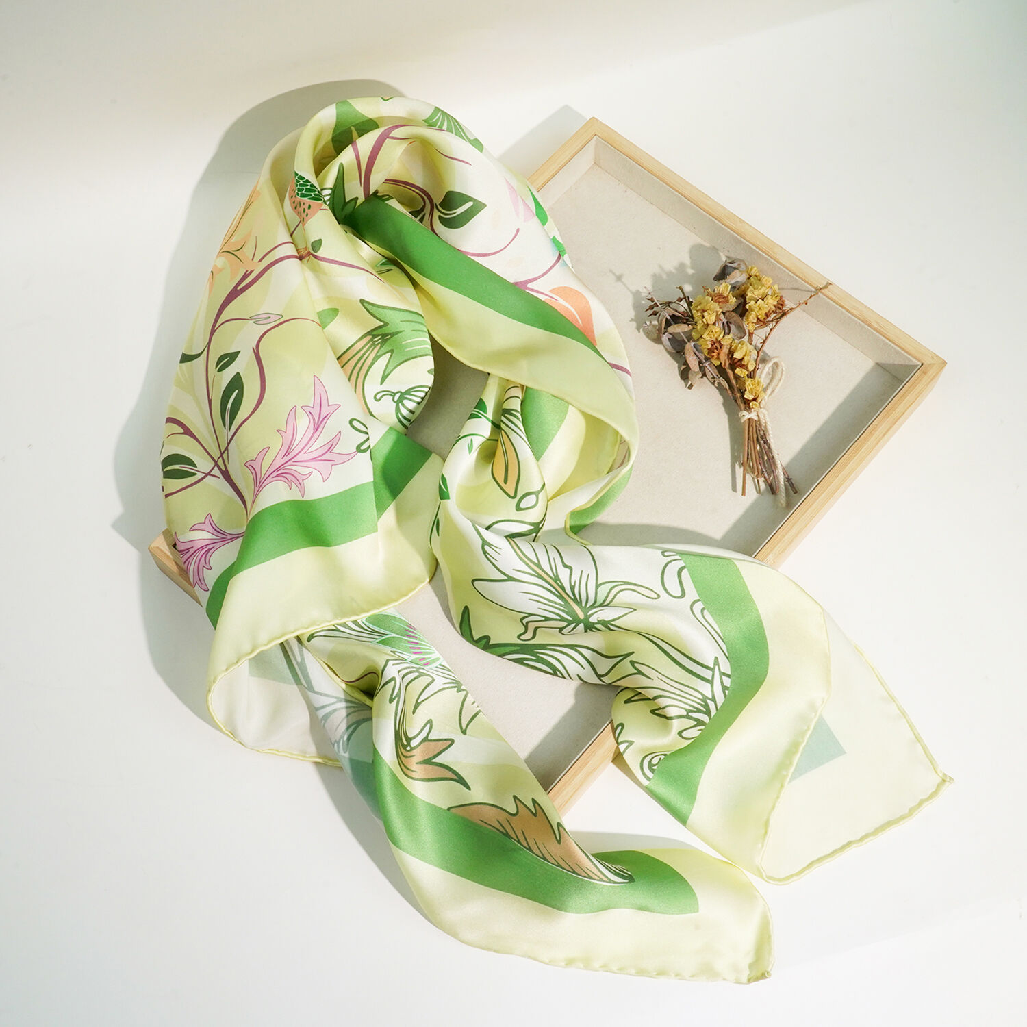 Where to Find the Best Wholesale Deals on 100% Silk Scarves