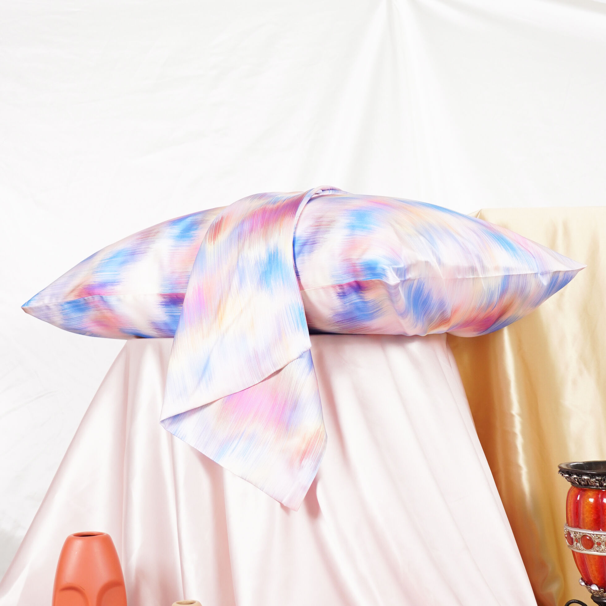 What Makes Silk Pillowcases a Must-Have for Luxury Bedding?