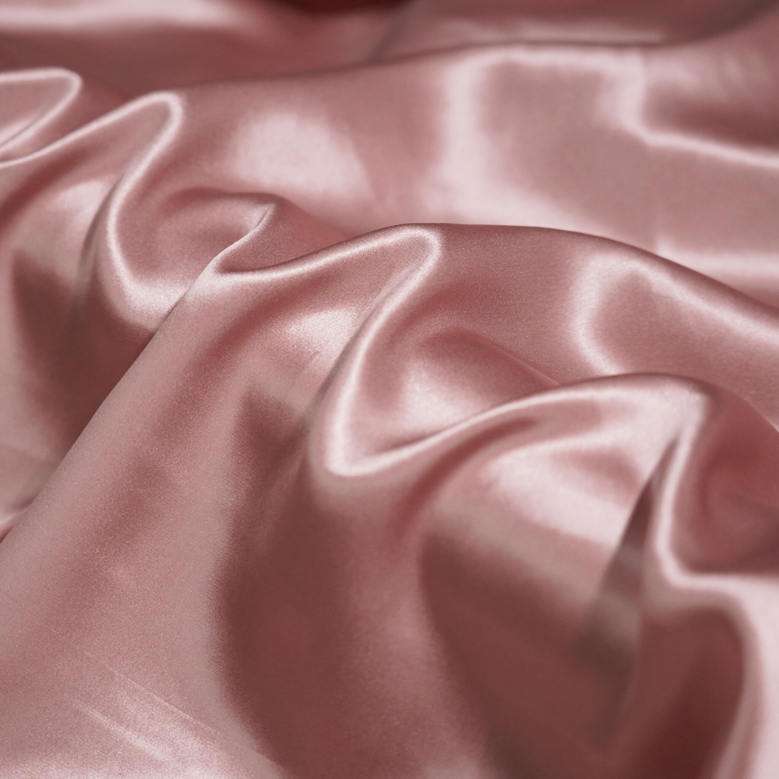 How Wholesale Silk Can Enhance Your Product Line