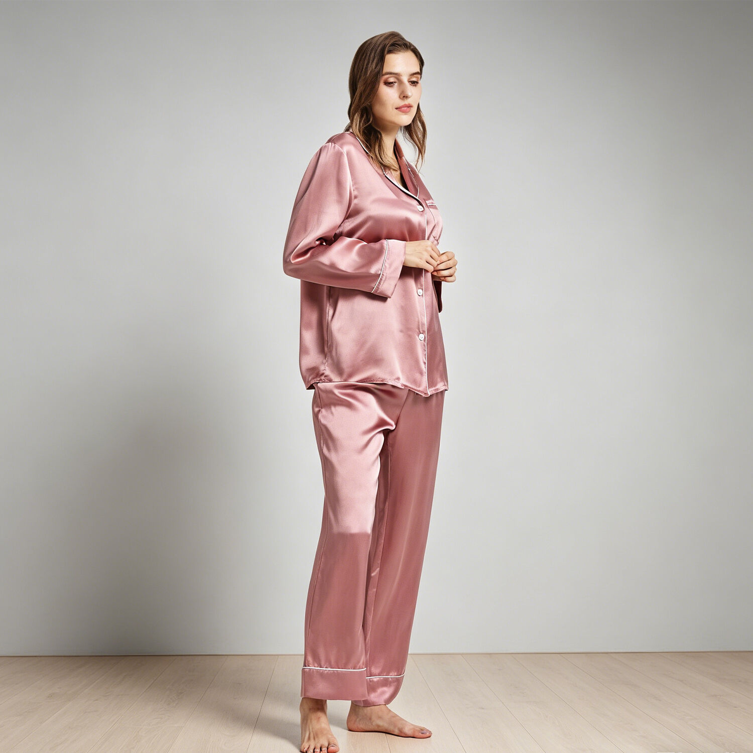 Where to Buy High-Quality Ladies Silk Pyjamas in Bulk