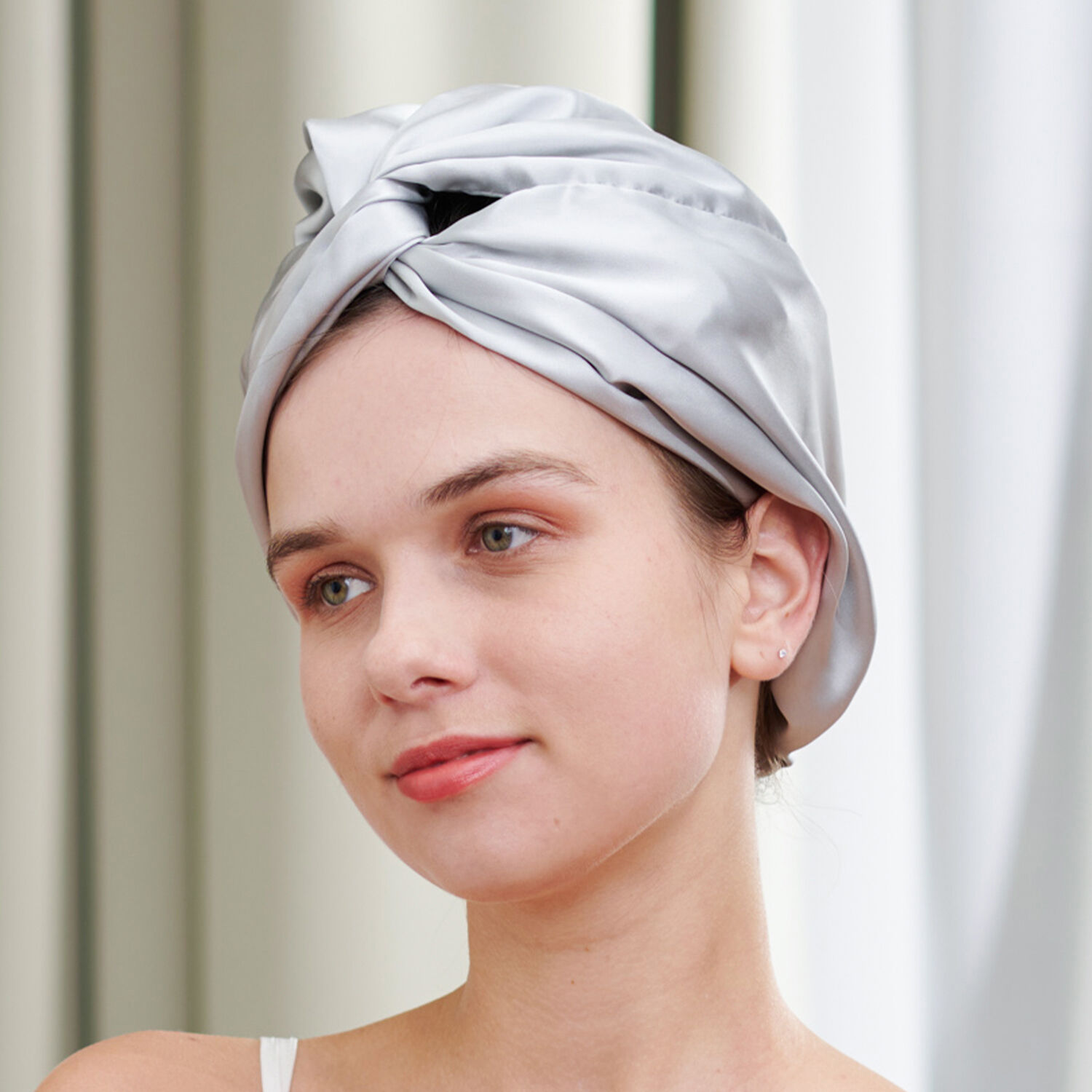 How to Choose the Best Sleep Silk Bonnet for Different Hair Types?