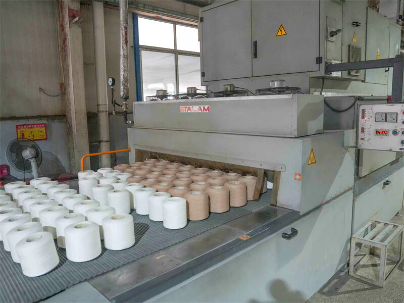 Radiofrekvenční sušička pro barevný příz