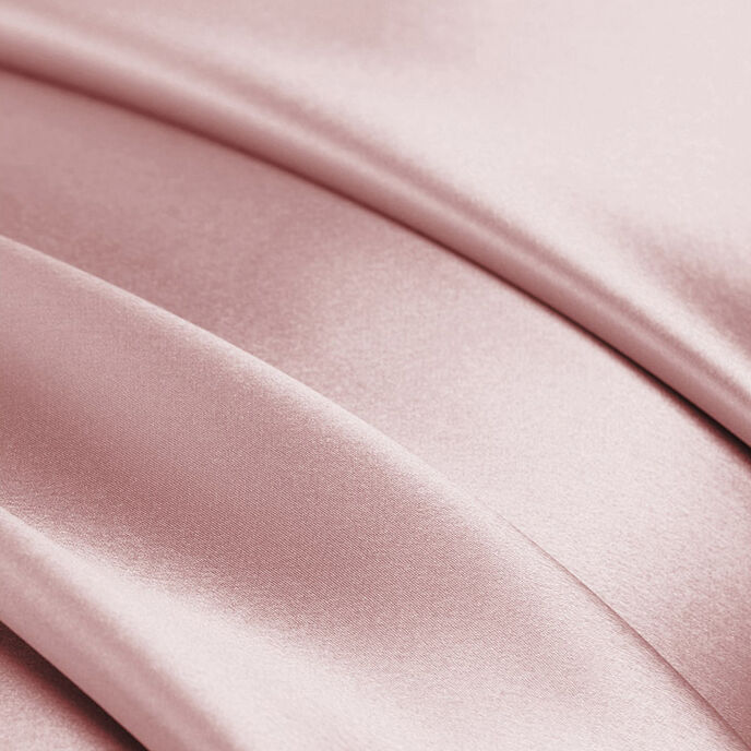 What Are the Benefits of Choosing Mulberry Silk Fabric for Fashion and Home Du00e9cor?