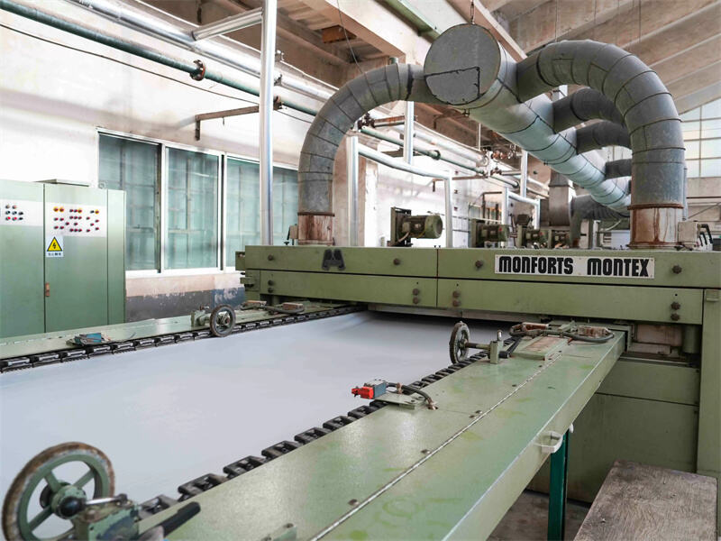 Leveyssuuntainen huumahilepä