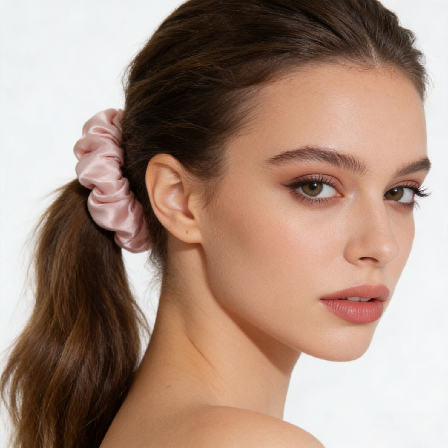 What Are the Top Trending Colors and Styles of Silk Scrunchies?