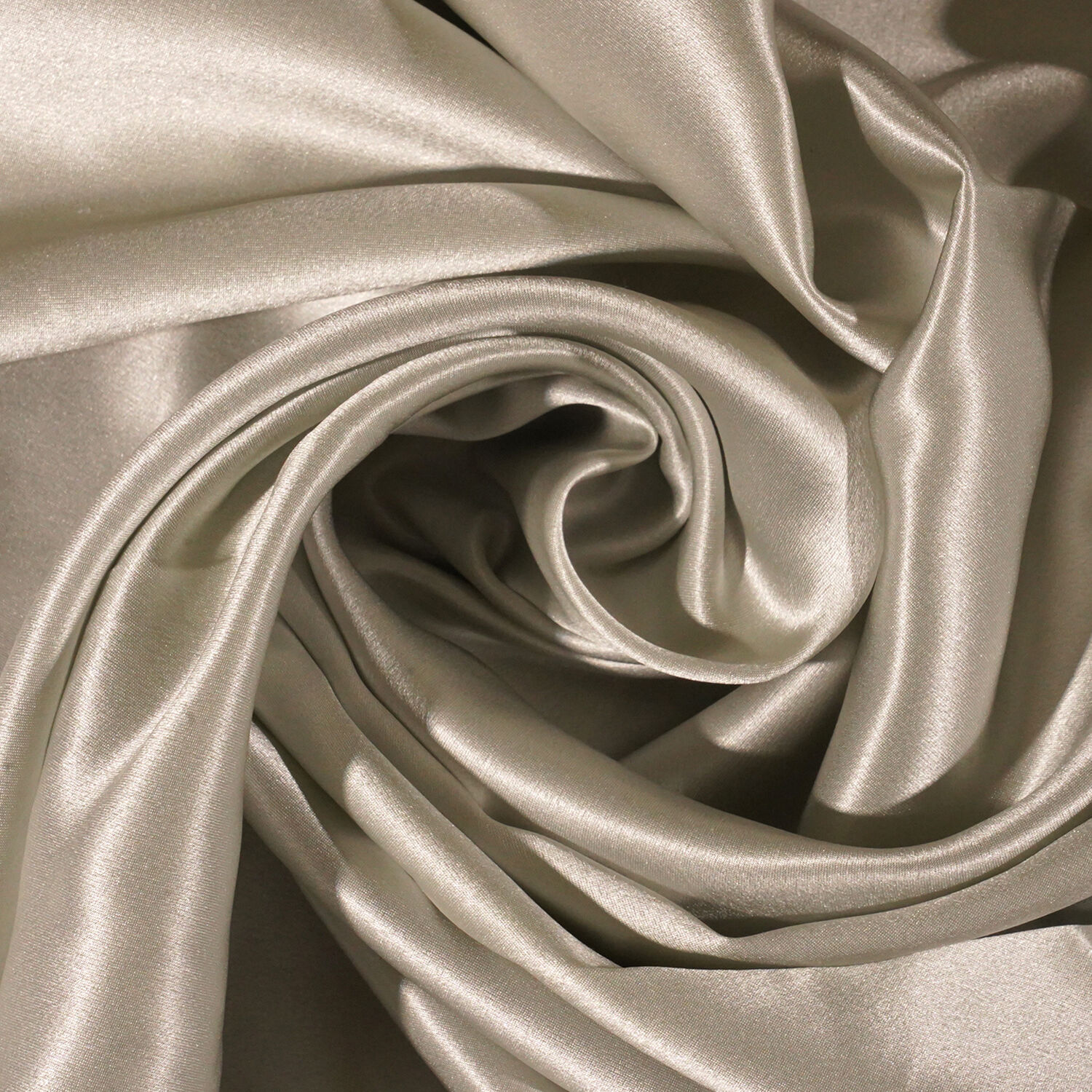 What Are the Benefits of Using Silk Cloth for Home Decor?