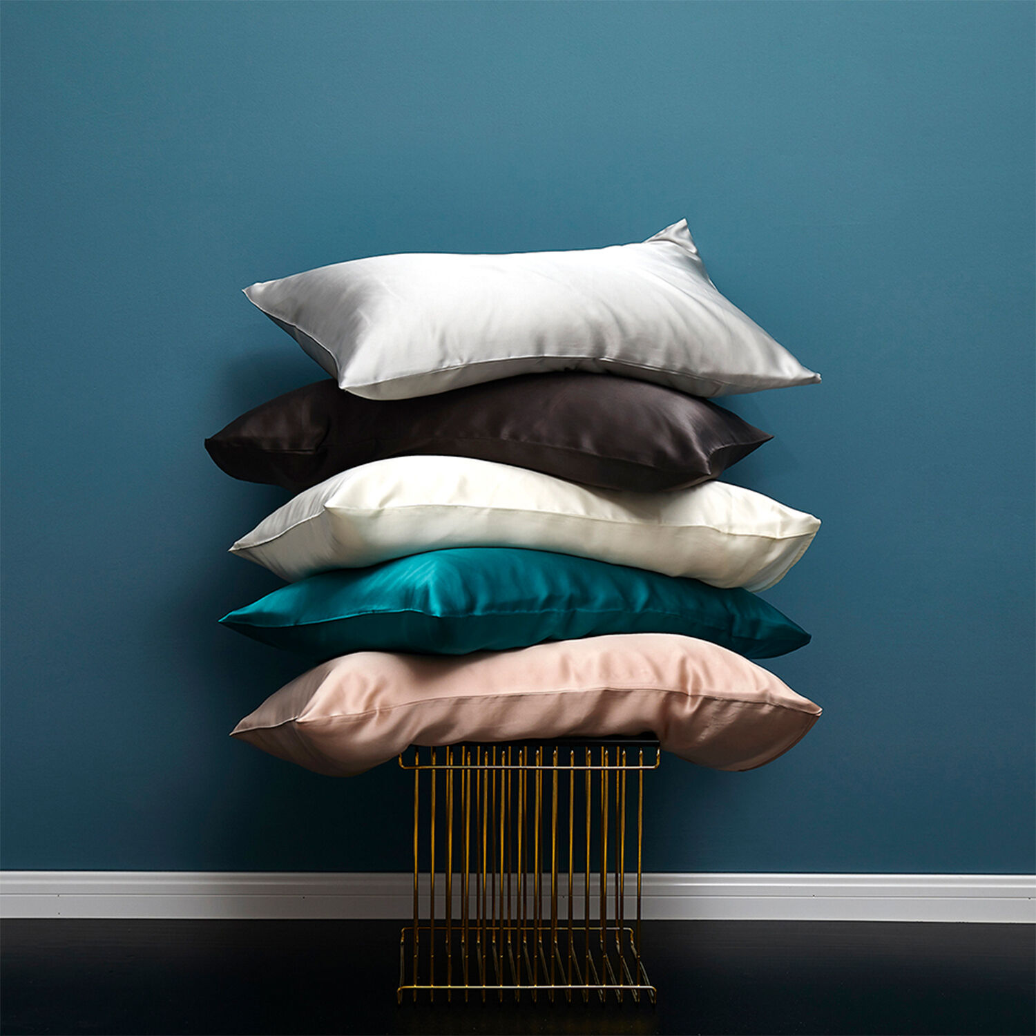 What Makes Silk Pillowcases a Must-Have for Every Home