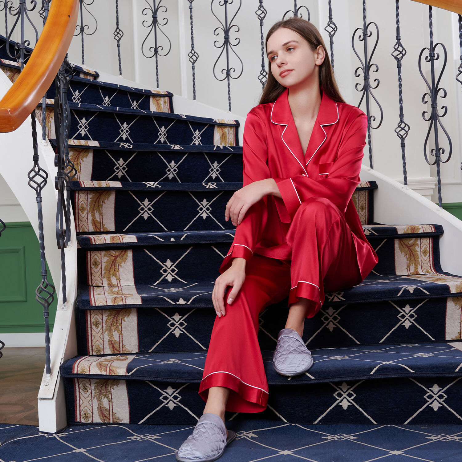 What Are the Benefits of Wearing Silk Pyjamas for Women?