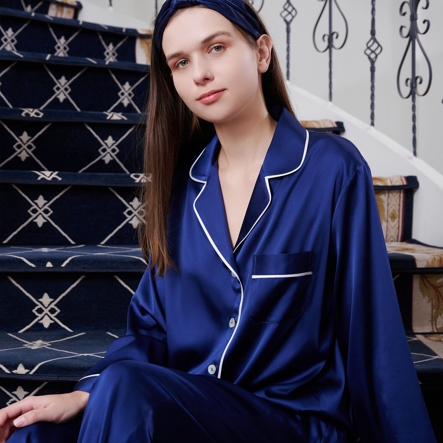 What Styles of Silk Dressing Gowns Are Trending This Season?