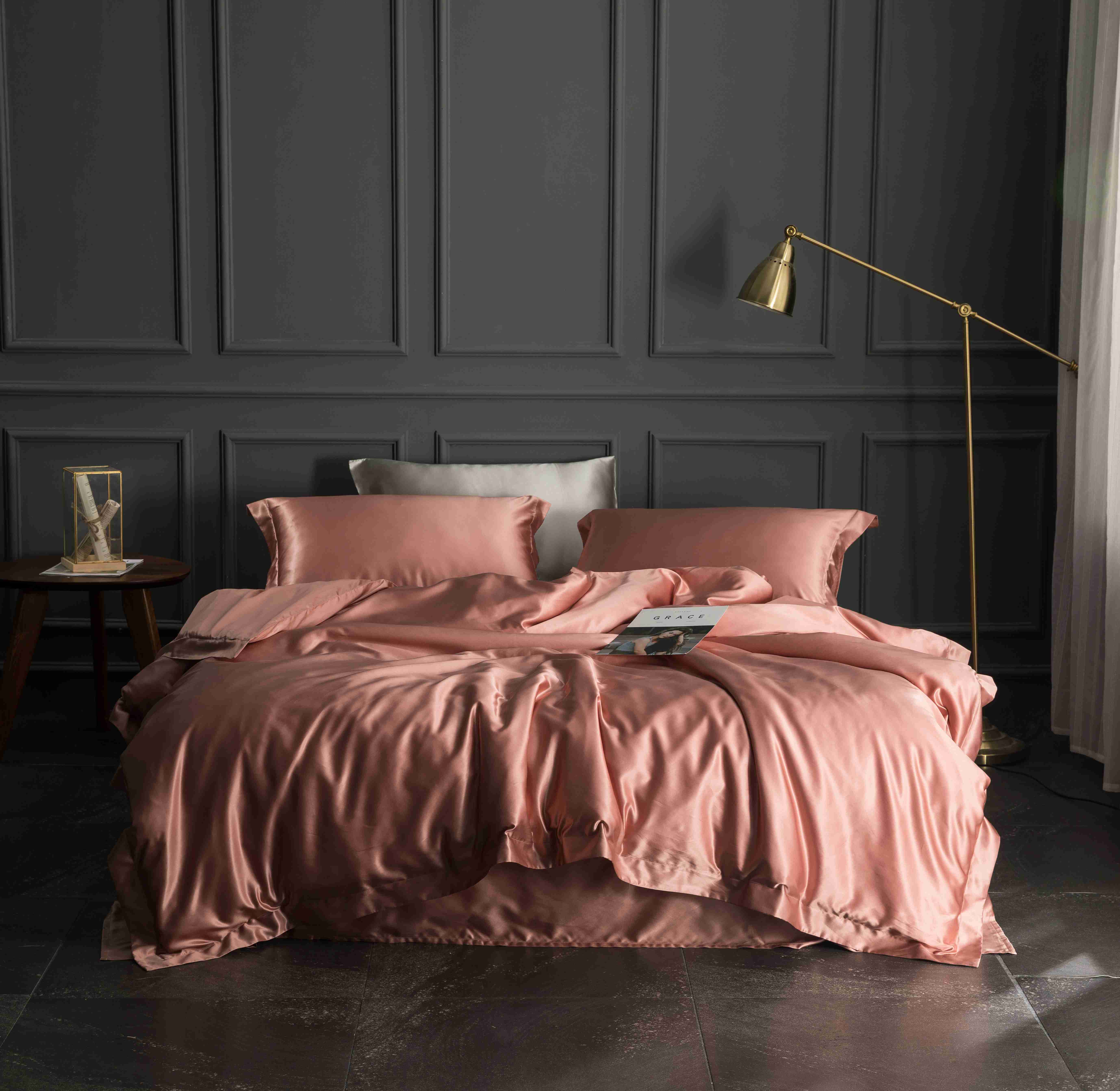 How to Style Your Bedroom with Elegant Silk Bedding Sets?