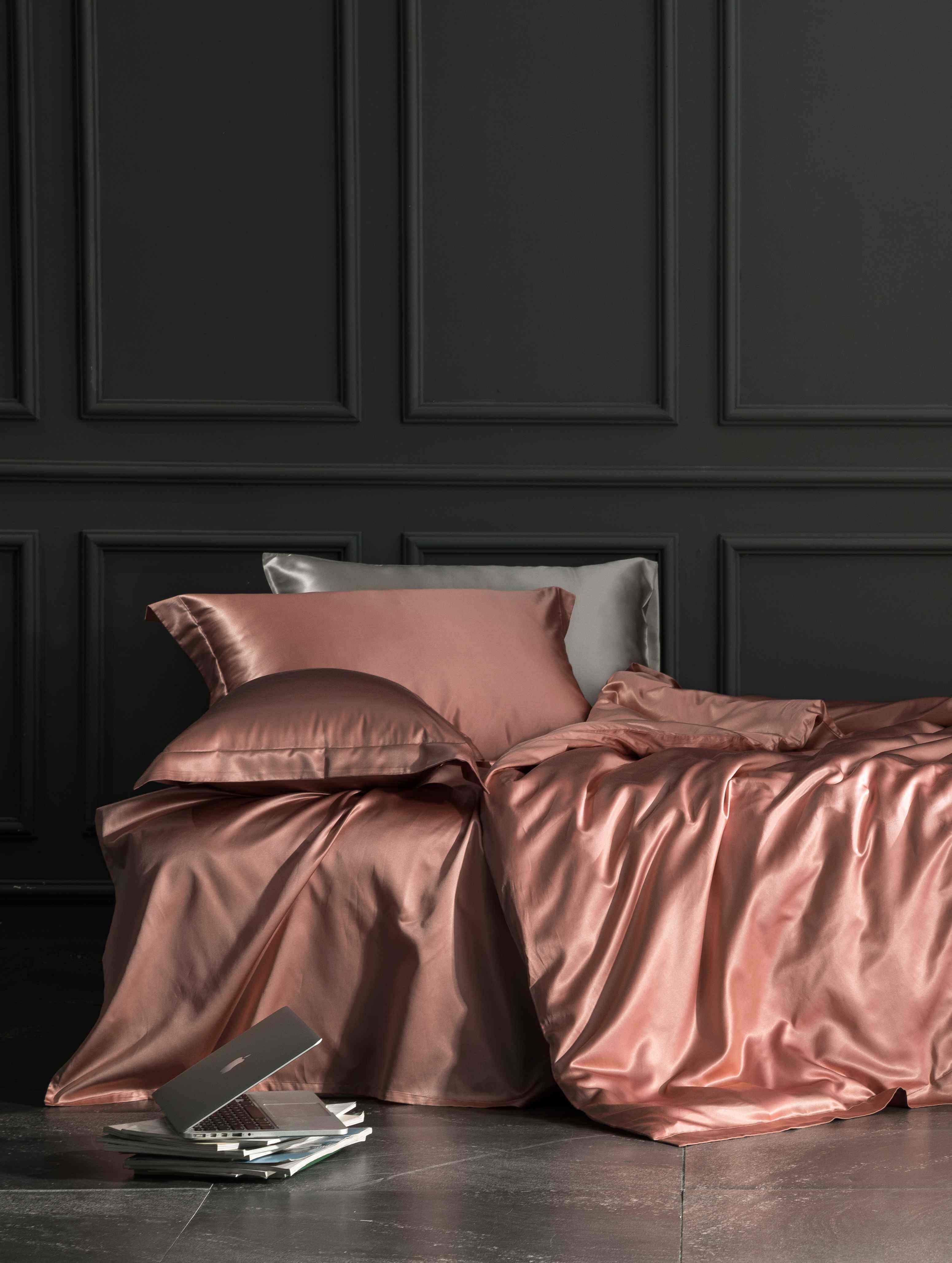 What are the Benefits of Investing in Silk Bedding Sets?