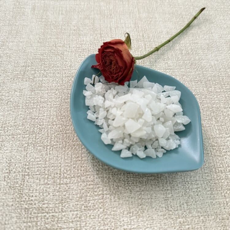 Industriële chemische grondstoffen Hoge kwaliteit met een zuiverheid van 99% Aluminiumsulfaat