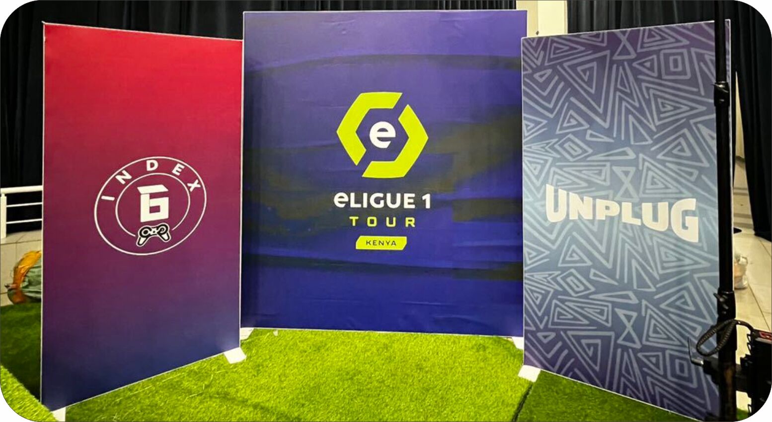 Expozitor pentru afișare imagini