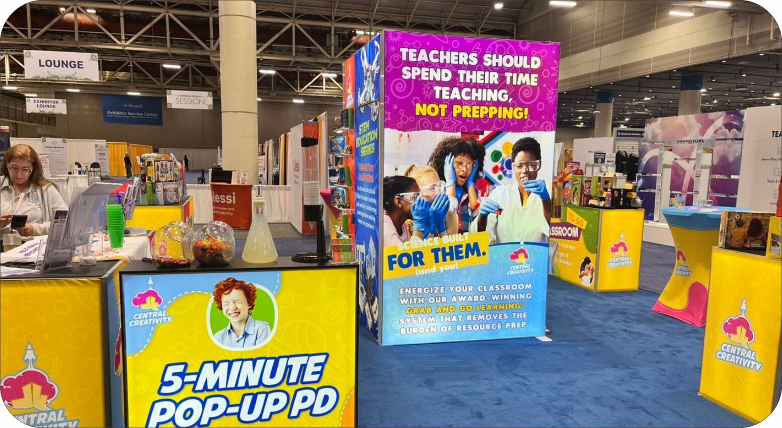 Výstavní skříň pro zobrazení obrázků