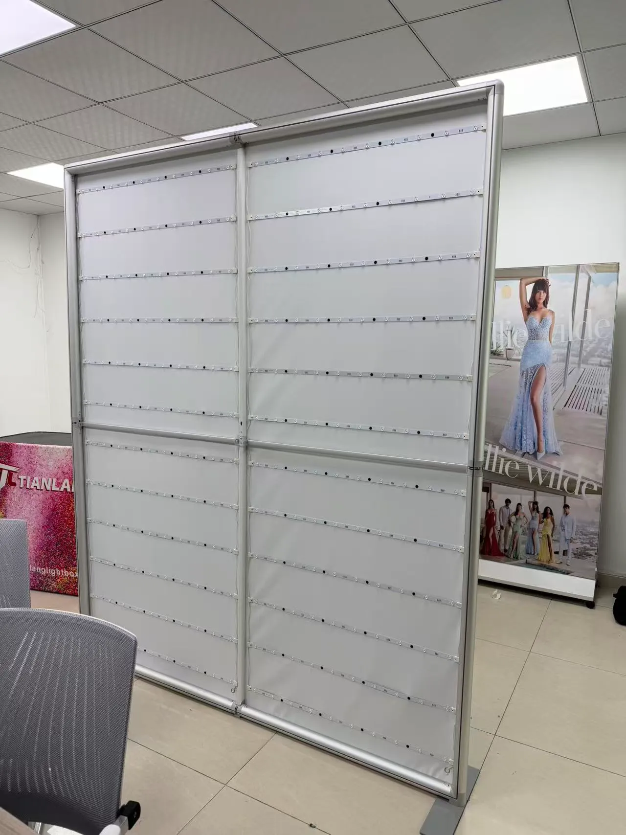 50MM双面圆管SEG灯箱 (3)(1).webp