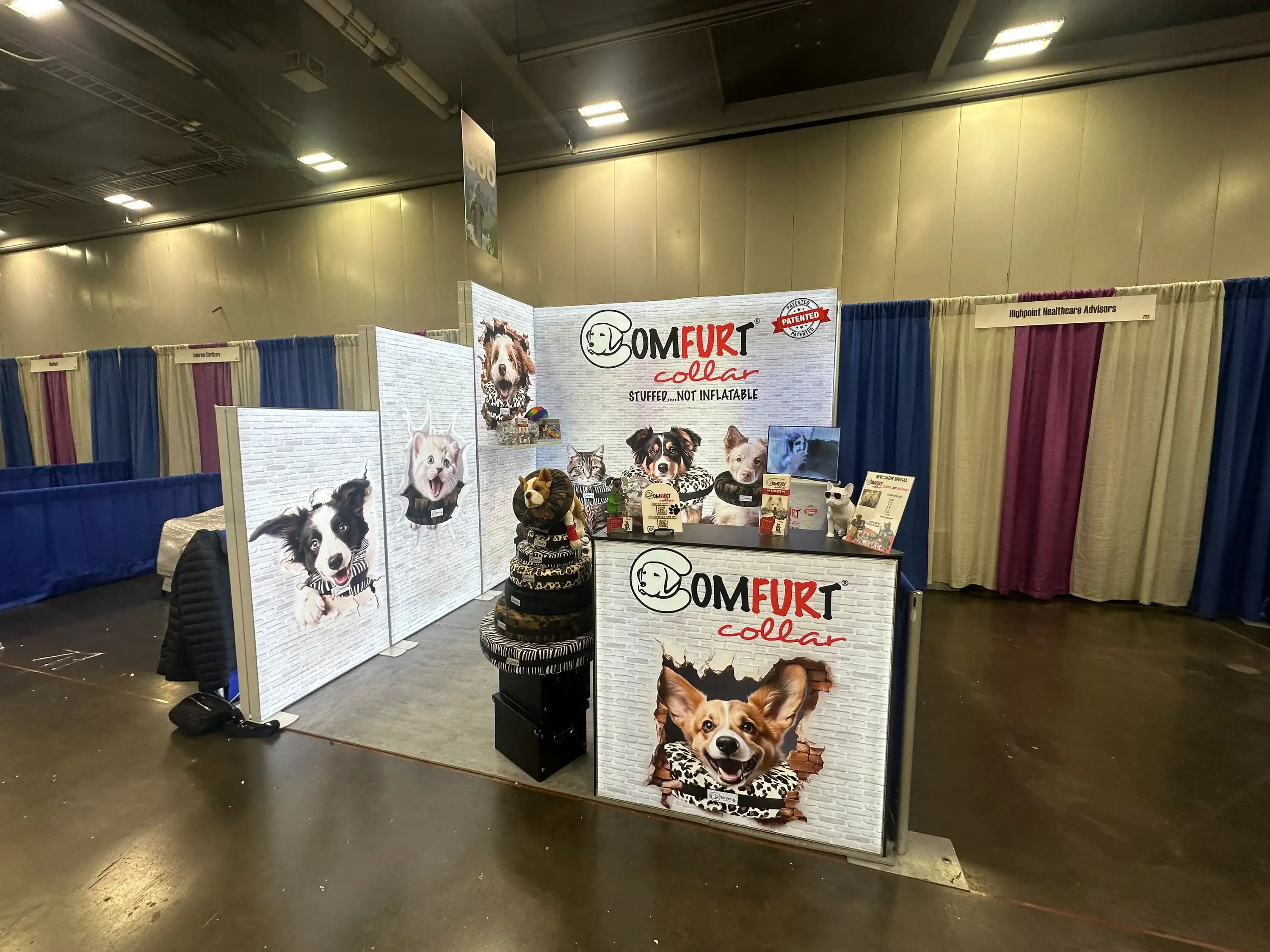 Exhibition case picture display