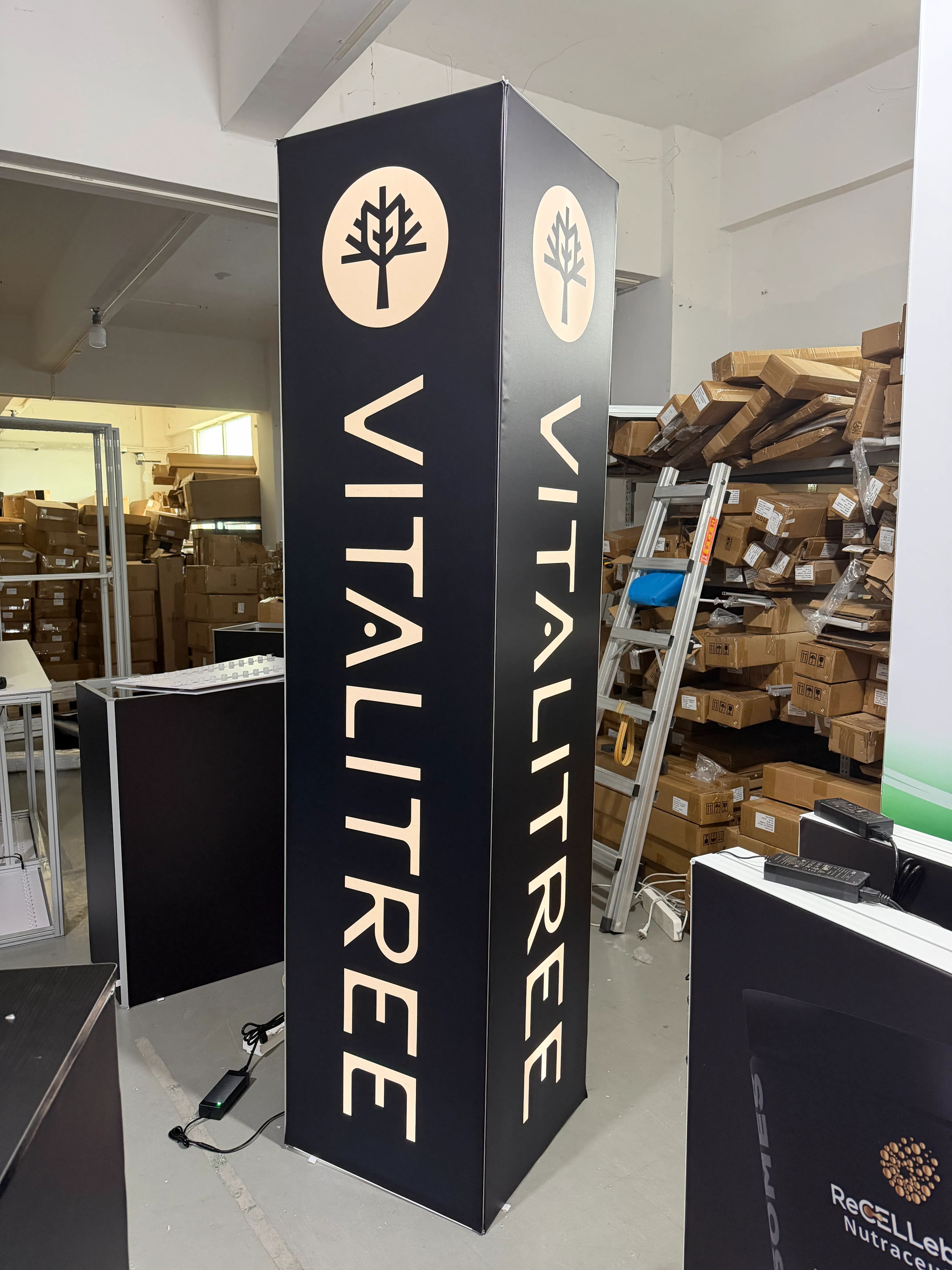 TIANLANG Walls Led Light Box : 40x40x150cm