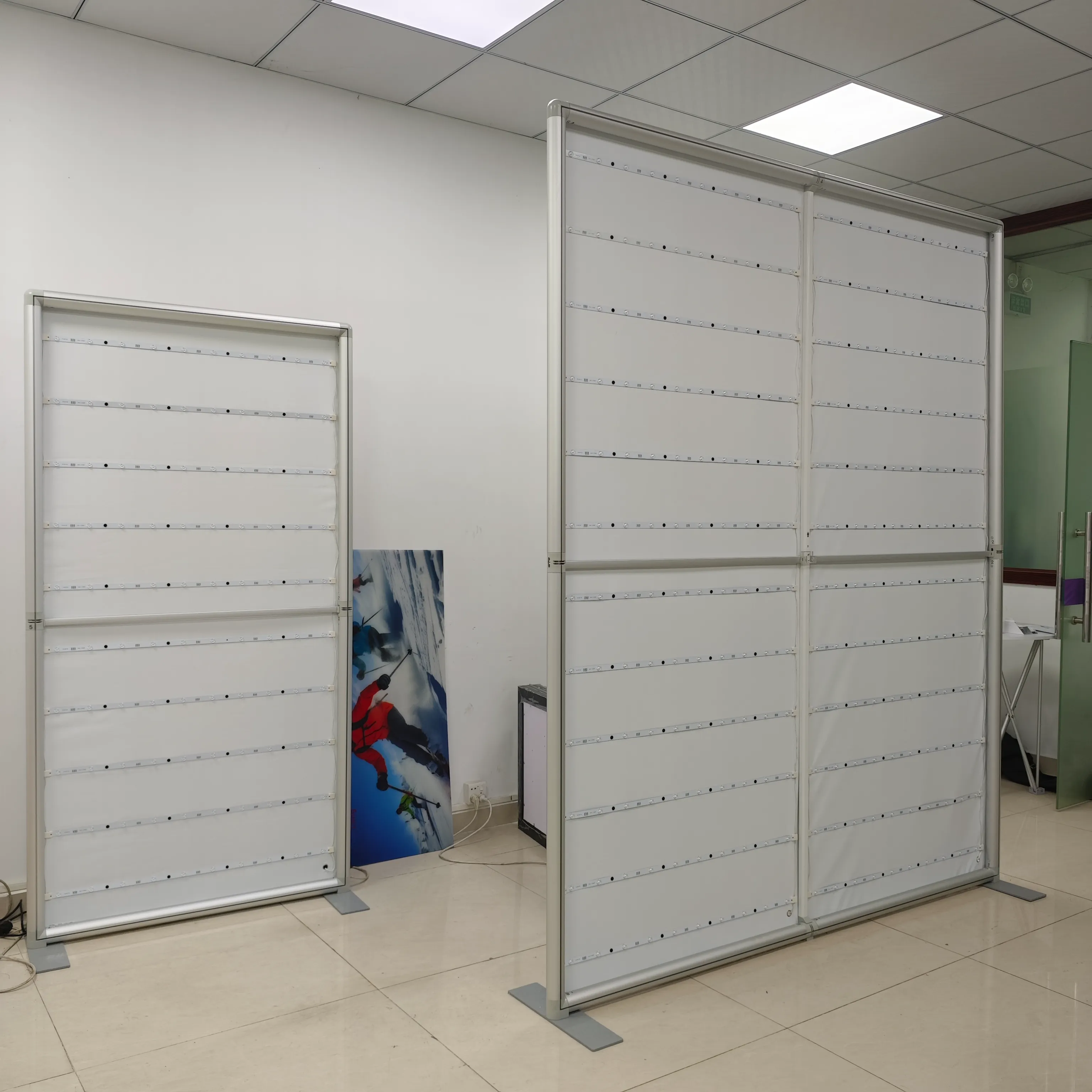 灯箱 50MM双面圆管SEG灯箱 (21).webp