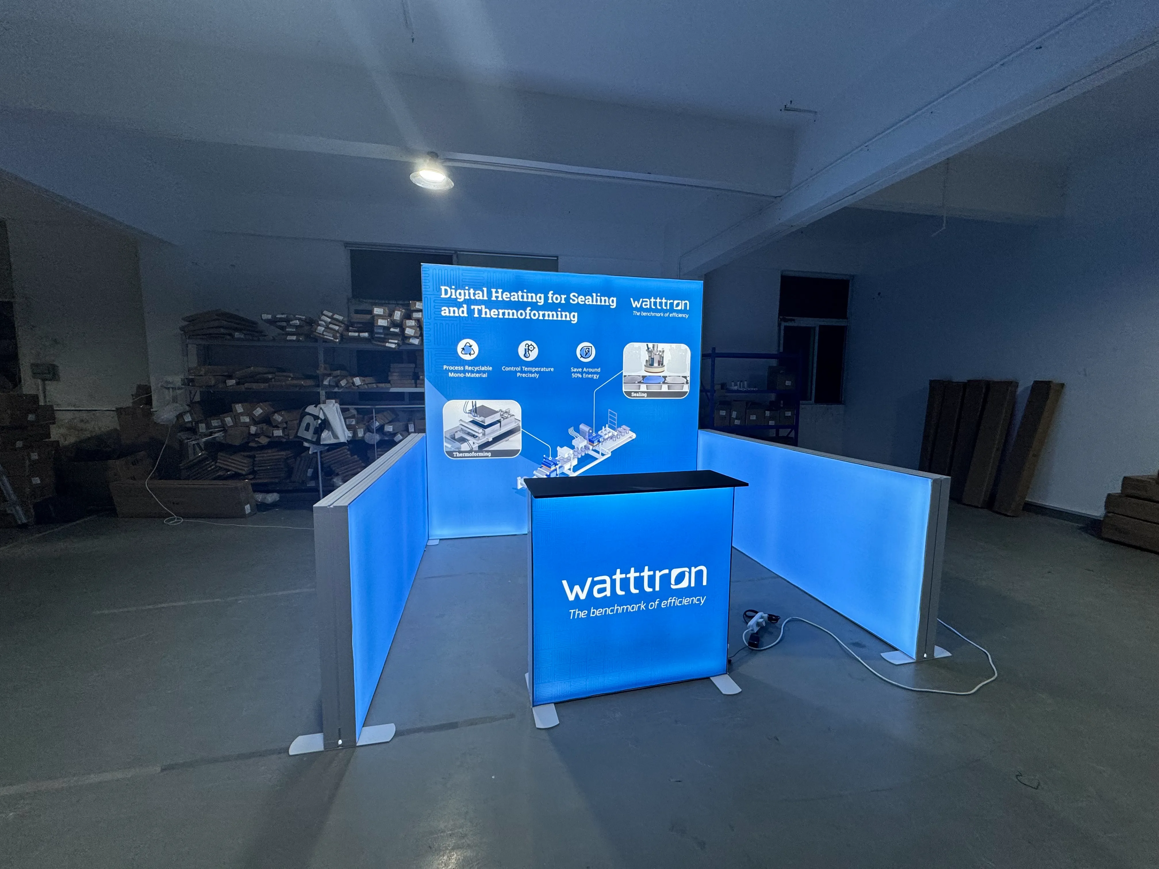 Exhibition case picture display