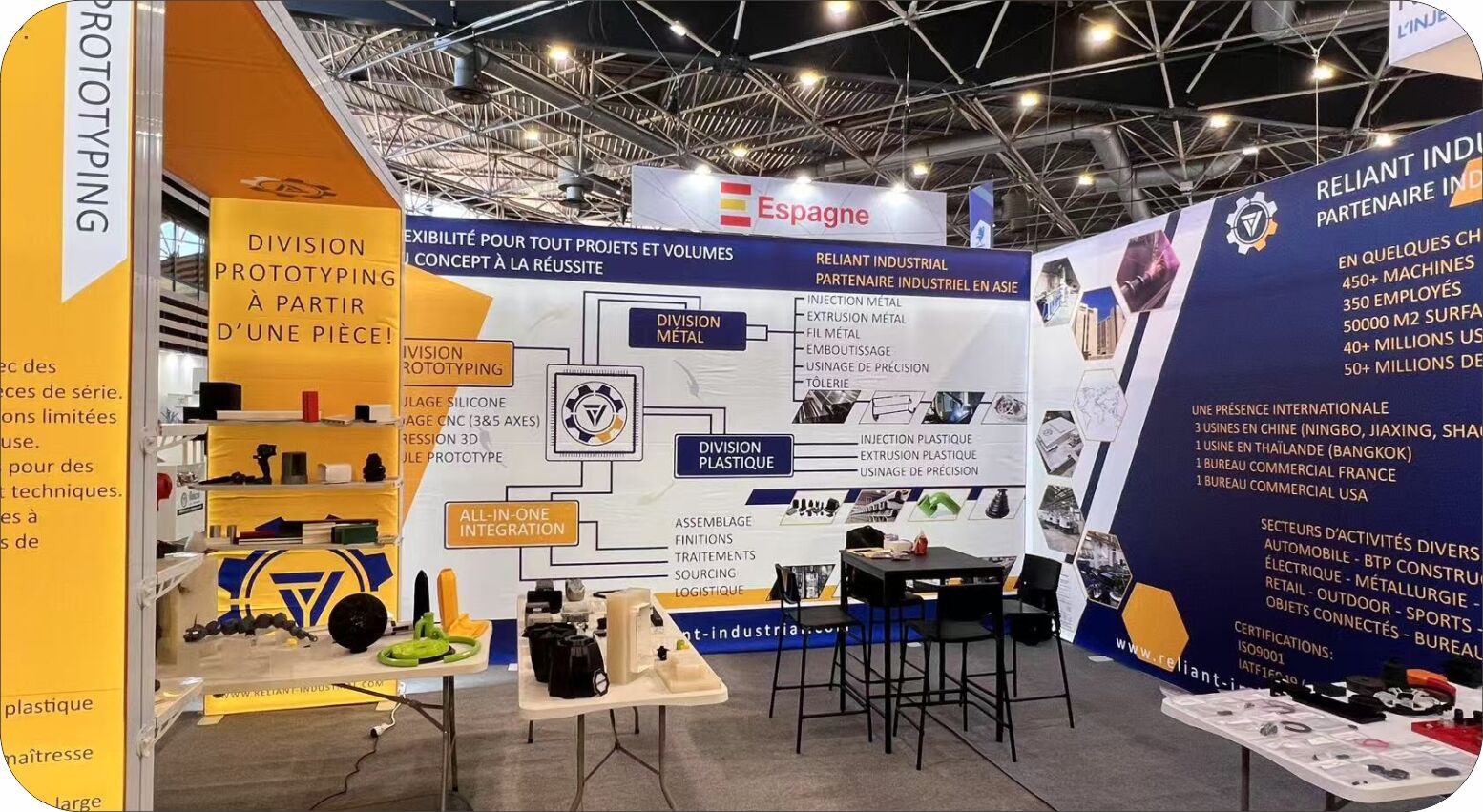 Výstavní skříň pro zobrazení obrázků